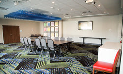  - Holiday Inn Express & Suites Springfield