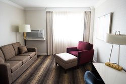  - Crowne Plaza Hotel Edison