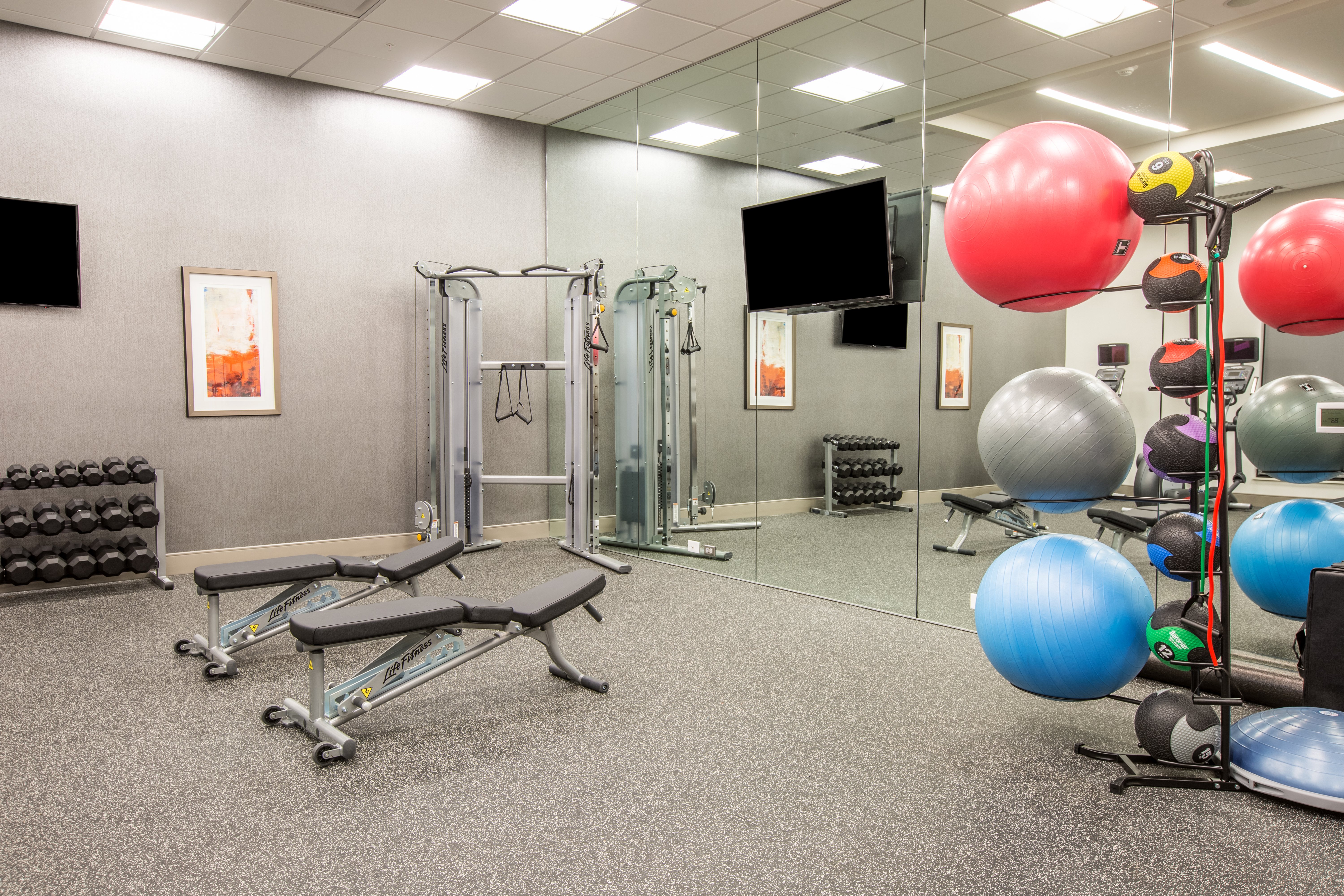 Available 24/7, maintain your routine in our fitness center