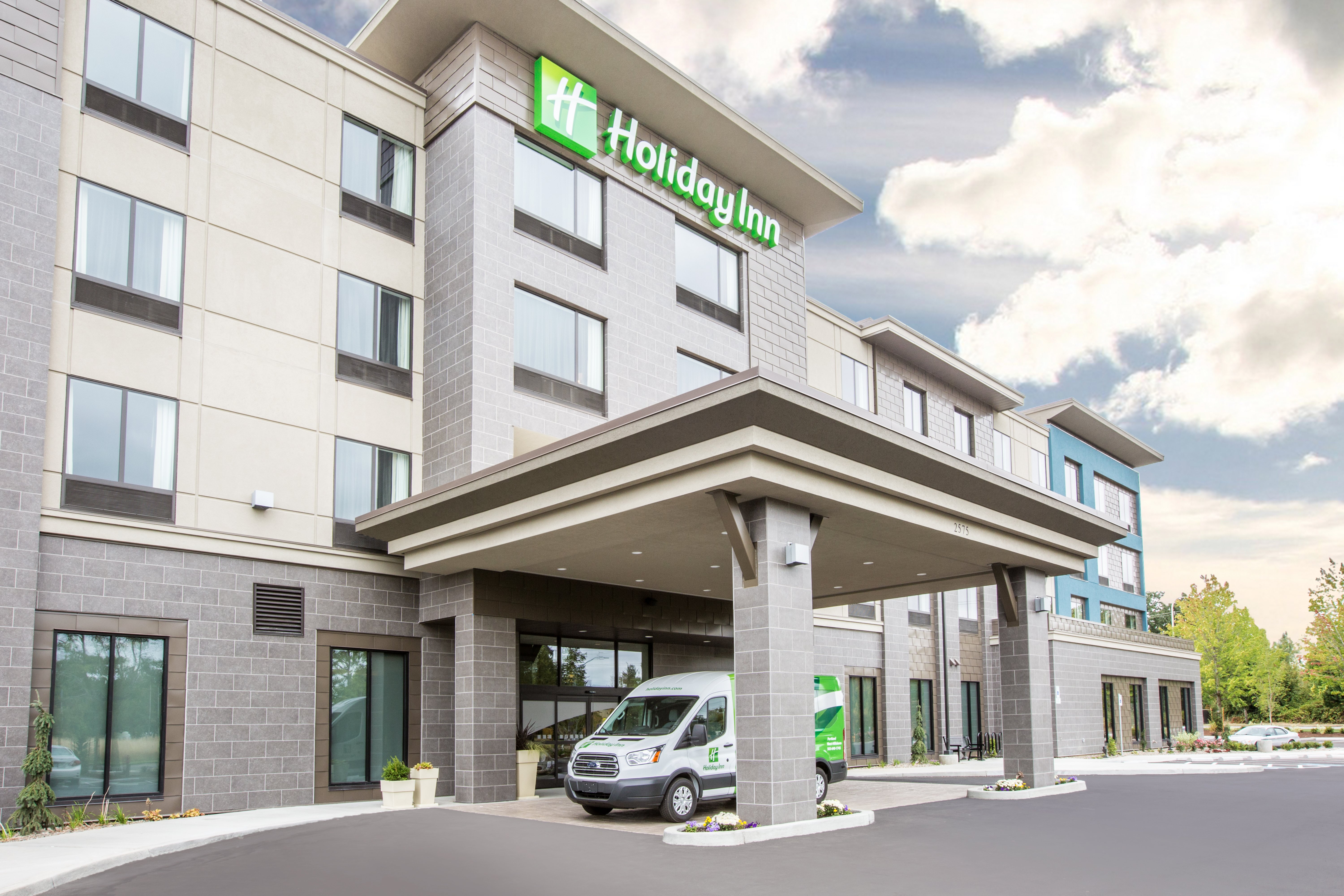 Our hotel is conveniently located in the heart of Silicon Forest