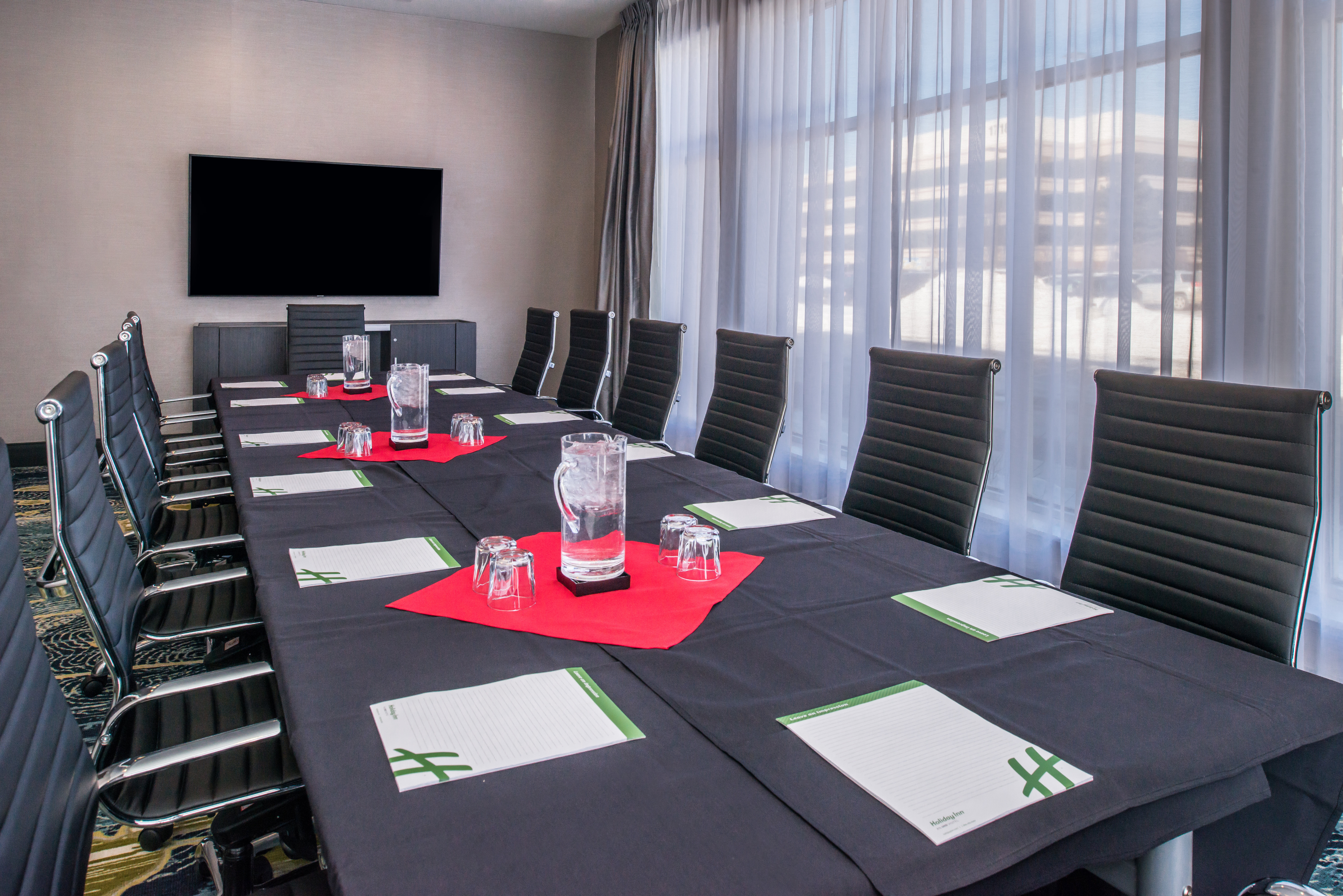 Host a meeting in one of our spacious boardrooms. 