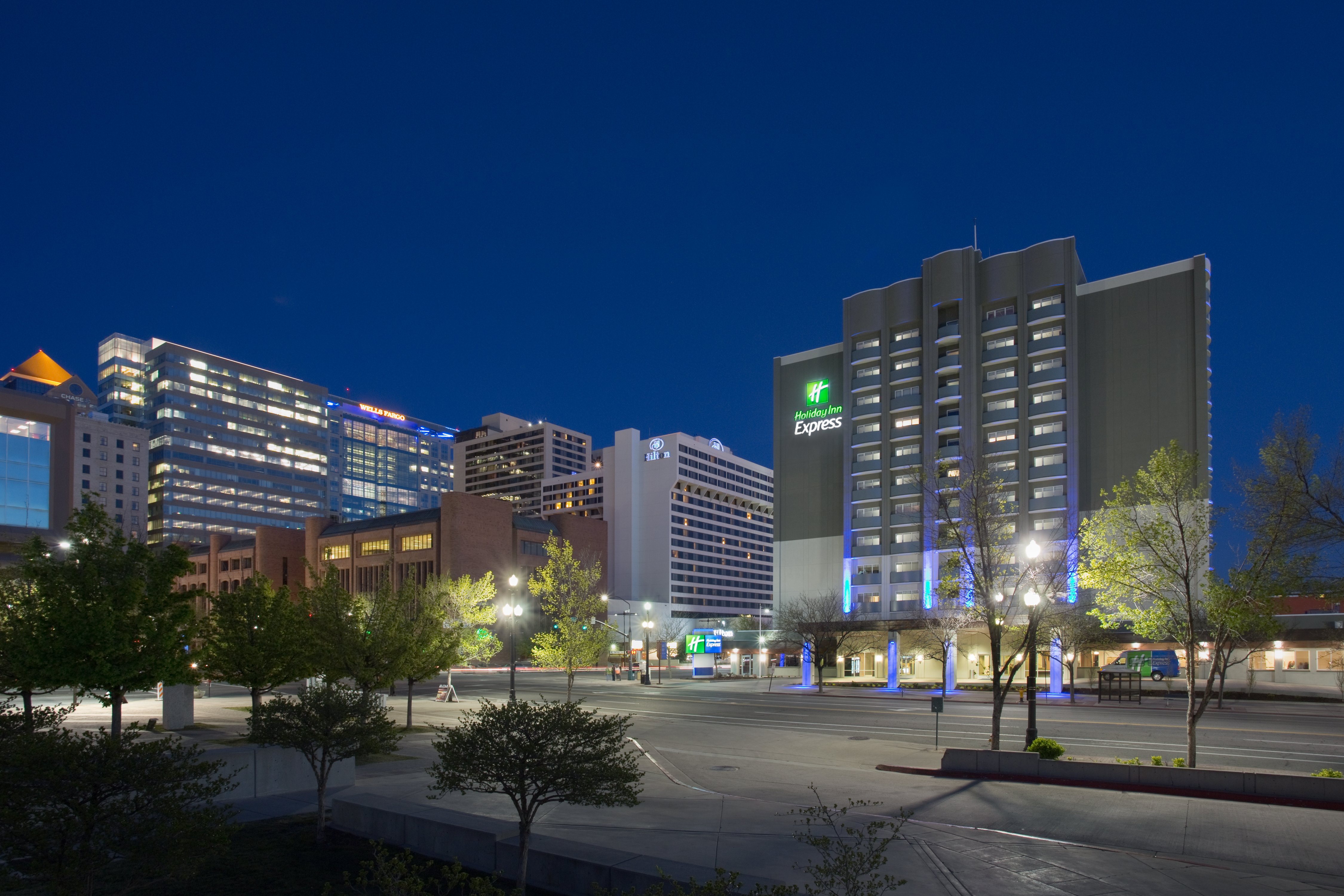 Holiday Inn Express Salt Lake City Downtown at night
