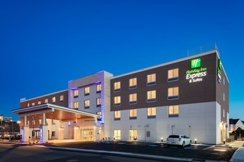 Holiday Inn Express and Suites Medford