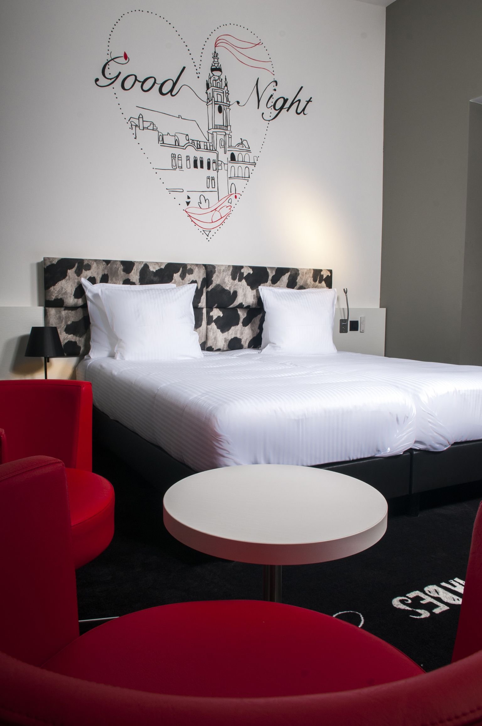 MARTIN S DREAM HOTEL-guestroom-Executive Charming room.jpg