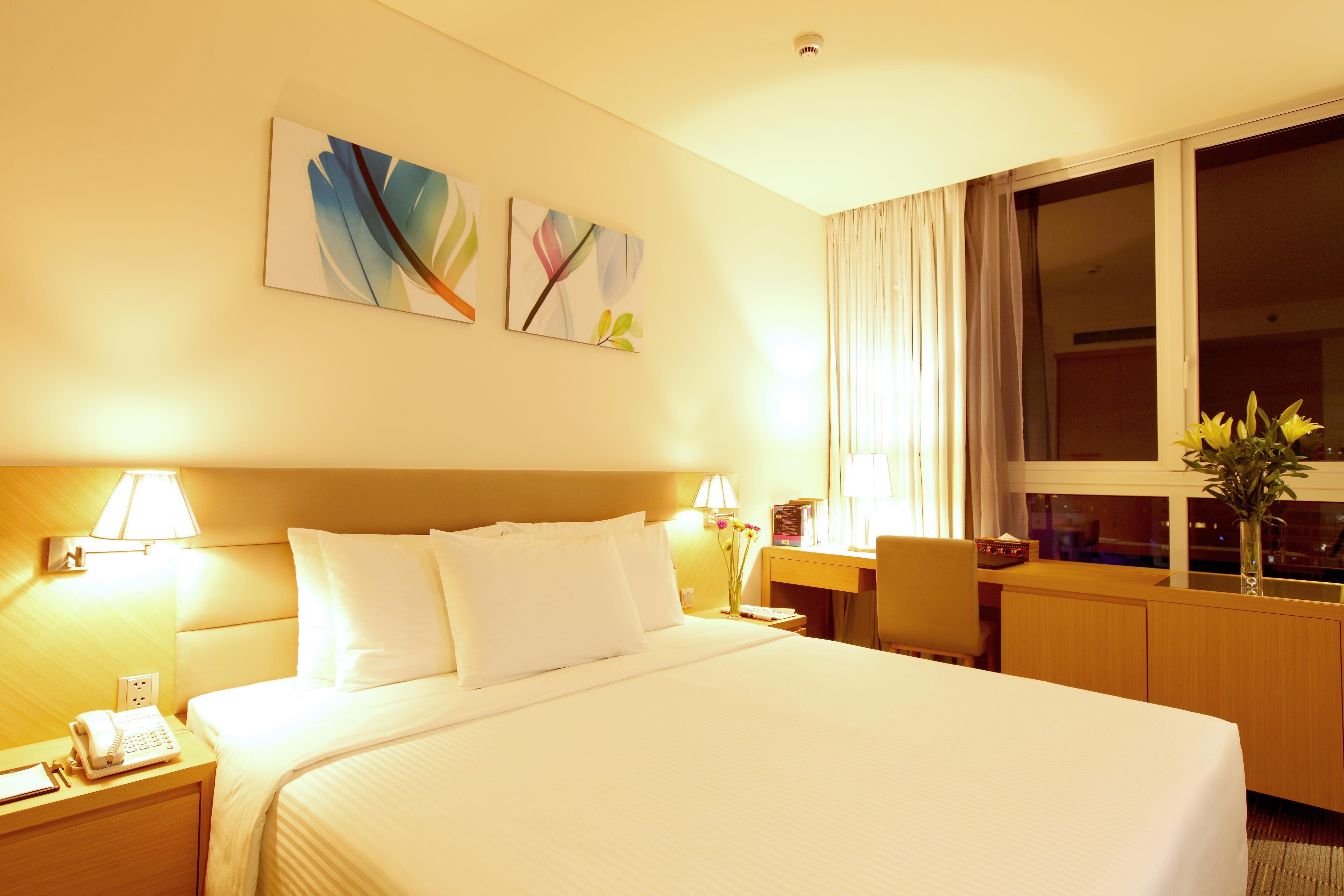 LIBERTY CENTRAL SAIGON CENTRE-guestroom-Deluxe Double or Twin.jpg