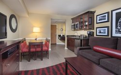  - Peacock Suites Anaheim - I-5, Exit 109