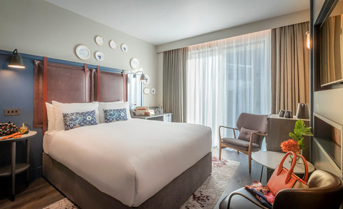 Deluxe bedroom