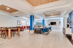  - Holiday Inn Express & Suites Lake Elsinore - I-15, Exit 73