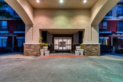  - Holiday Inn Express & Suites Lake Elsinore - I-15, Exit 73