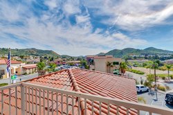  - Holiday Inn Express & Suites Lake Elsinore - I-15, Exit 73