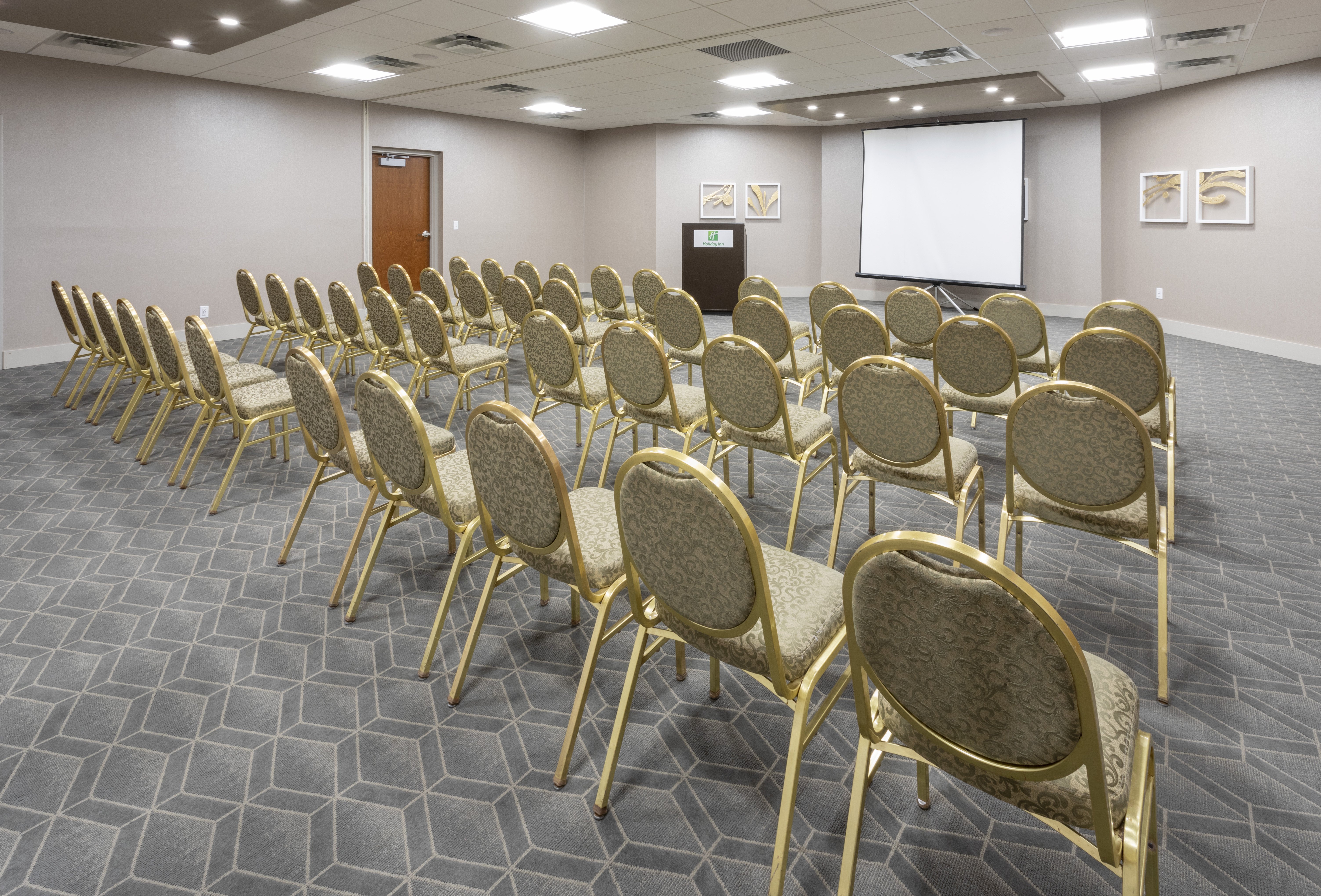 Meeting rooms large or small to meet your needs