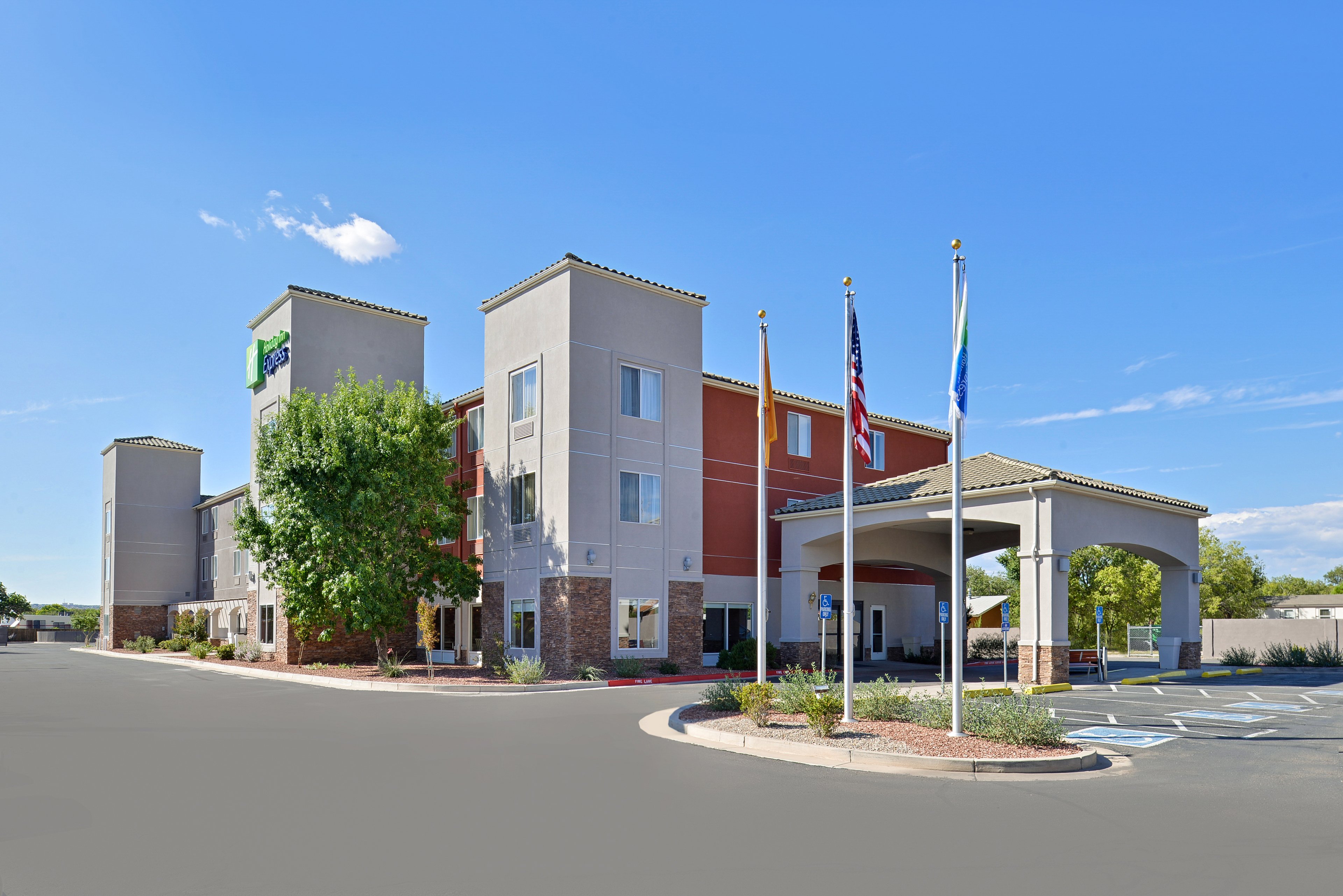 Welcome to the Holiday Inn Express Bernalillo NM!