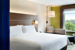  - Holiday Inn Express & Suites Mall of America Bloomington