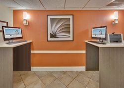  - Candlewood Suites Market Center Dallas - I-35, Exit 433B