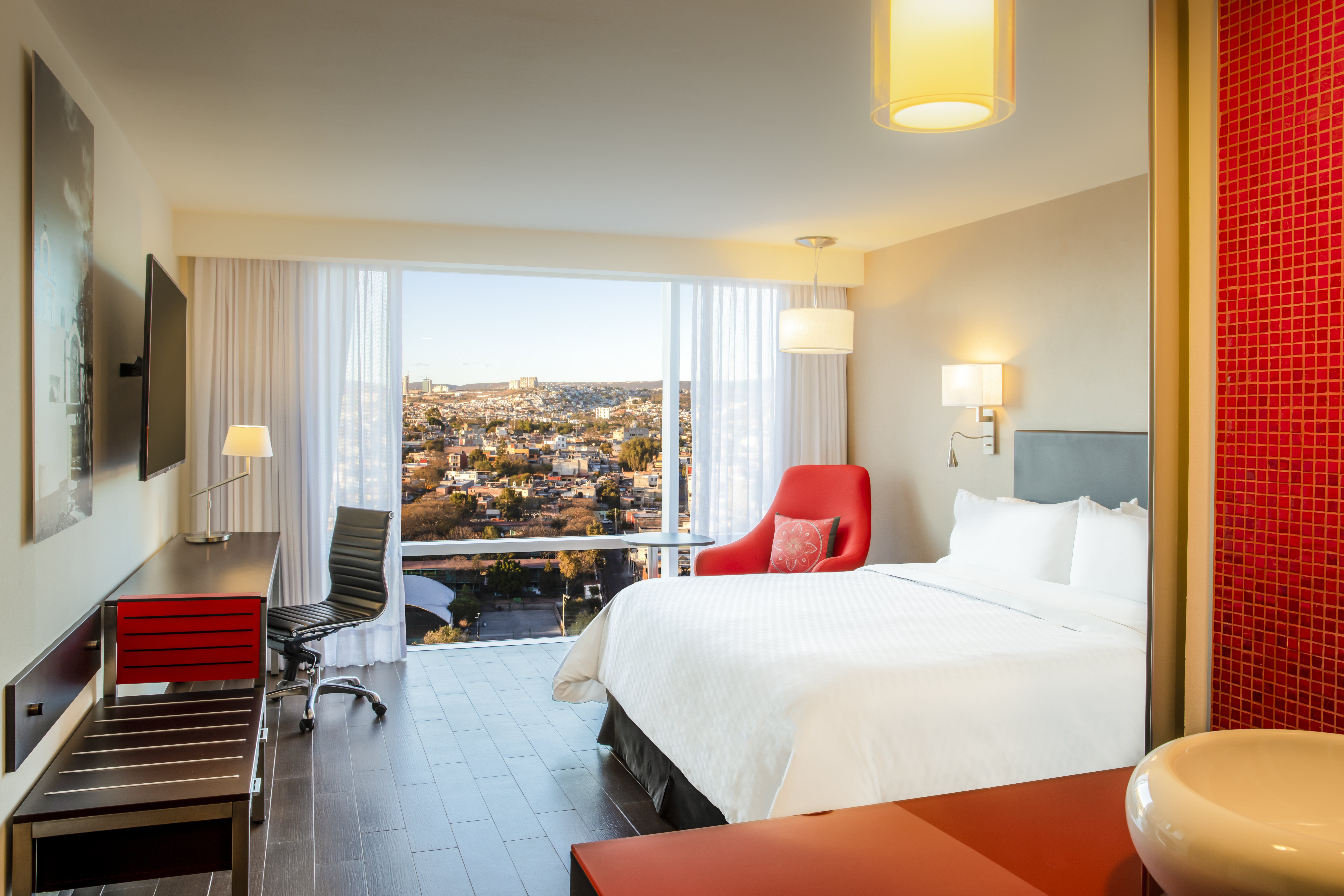 FIESTA INN EXPRESS QUERETARO C-guestroom-Superior King.jpg
