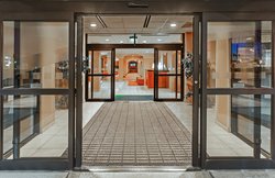  - Holiday Inn & Suites Springfield - I-44, Exit 80