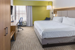  - Holiday Inn Express Southington - I-84, Exit 32
