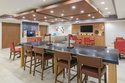  - Holiday Inn Express Southington - I-84, Exit 32