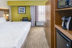 - Holiday Inn Express Southington - I-84, Exit 32