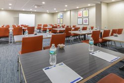  - Holiday Inn Express Southington - I-84, Exit 32