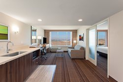  - Holiday Inn Diamond Bar