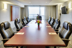  - Holiday Inn Hotel & Suites London