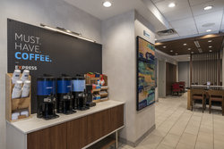  - Holiday Inn Express Downtown Toronto