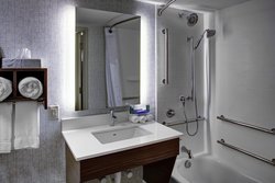  - Holiday Inn Express Mechanicsville - I-295, Exit 37