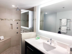  - Holiday Inn University Charlottesville