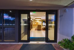  - Holiday Inn Express & Suites Fort Lauderdale - I-95, Exit 32