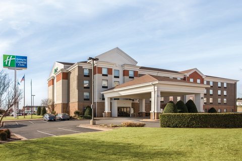 Holiday Inn Express & Suites Lawton-Fort Sill Exterior