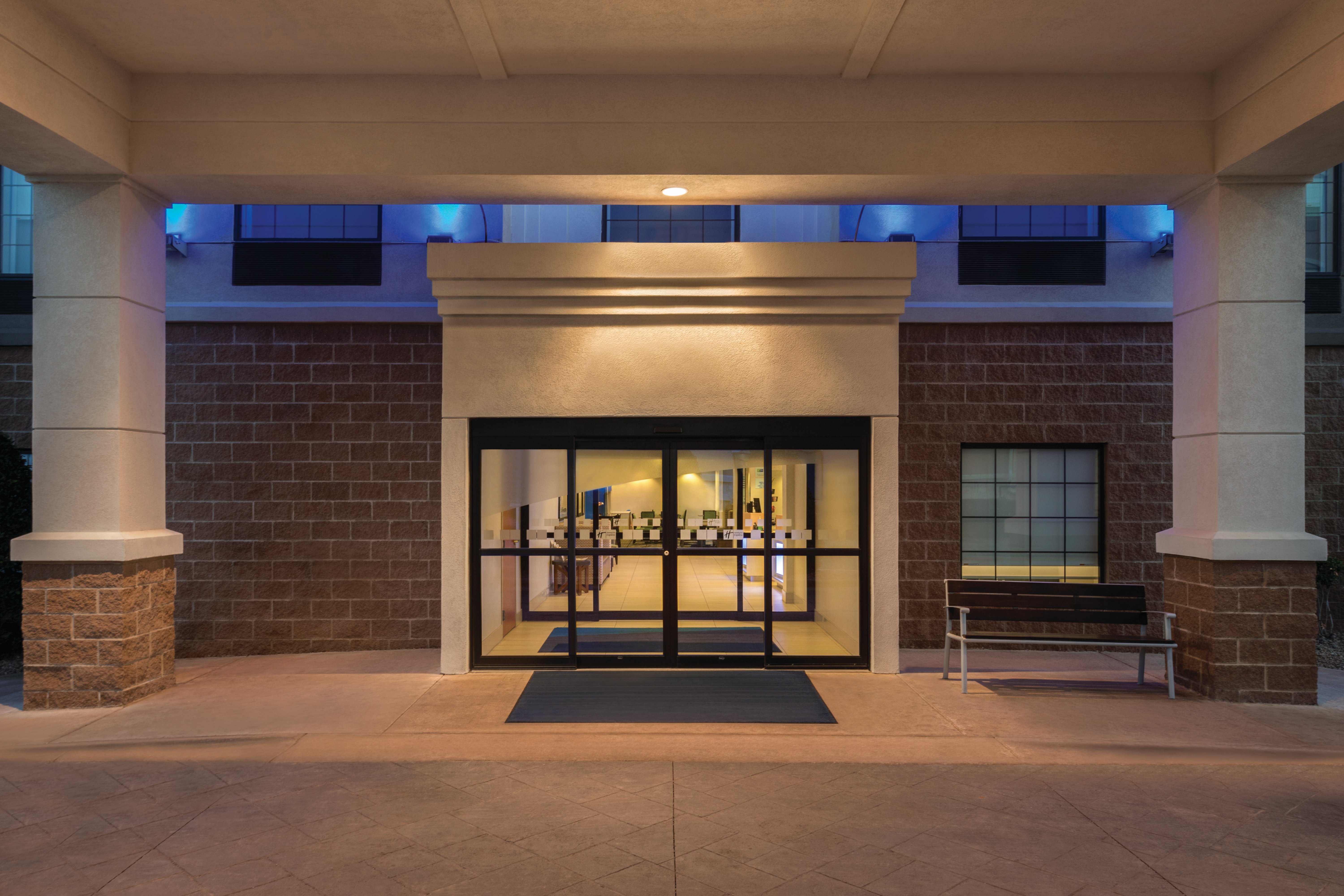 Entrance to Holiday Inn Express & Suites Lawton-Fort Sill
