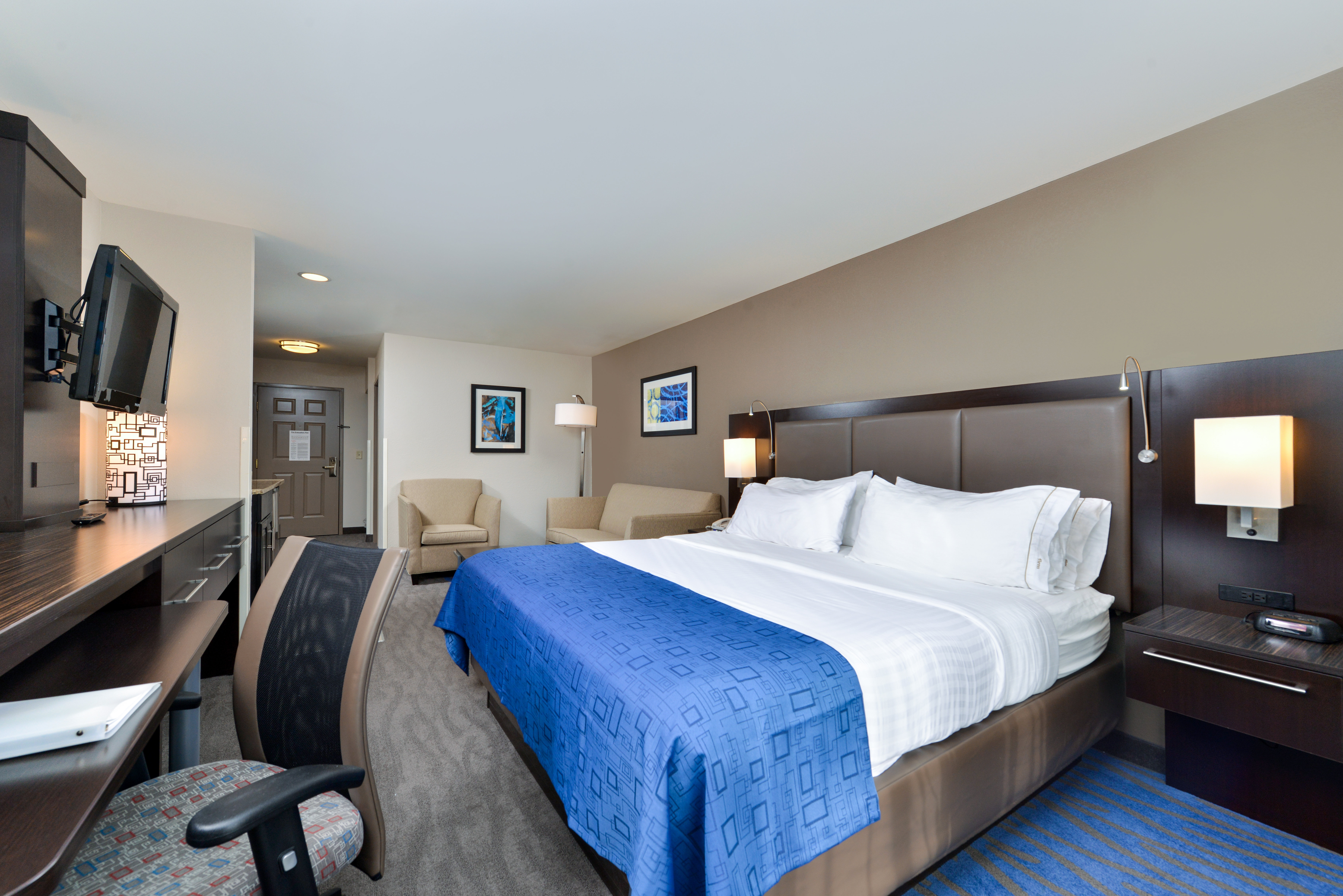 HOLIDAY INN EXP STES O FALLON-guestroom-Guest Room.jpg