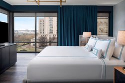  - Oaklander Hotel University Pittsburgh