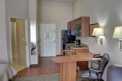  - Candlewood Suites Texarkana - I-30, Exit 220B