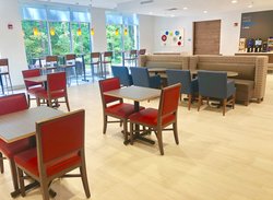  - Holiday Inn Express & Suites Airport Raleigh