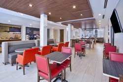  - Holiday Inn Express & Suites Auburn Hills - I-75, Exit 78