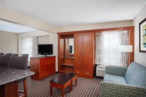 hampton coliseum inn express holiday