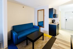  - Holiday Inn Express & Suites Shelbyville - I-64, Exit 35