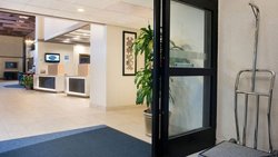  - Holiday Inn Express Airport Nashville - I-40, Exit 216