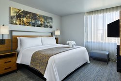  - Marriott Vacation Club Pulse San Diego - I-5, Exits 16 & 16B