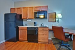  - Candlewood Suites Clarksville - I-24, Exit 4
