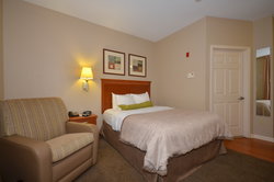  - Candlewood Suites Clarksville - I-24, Exit 4