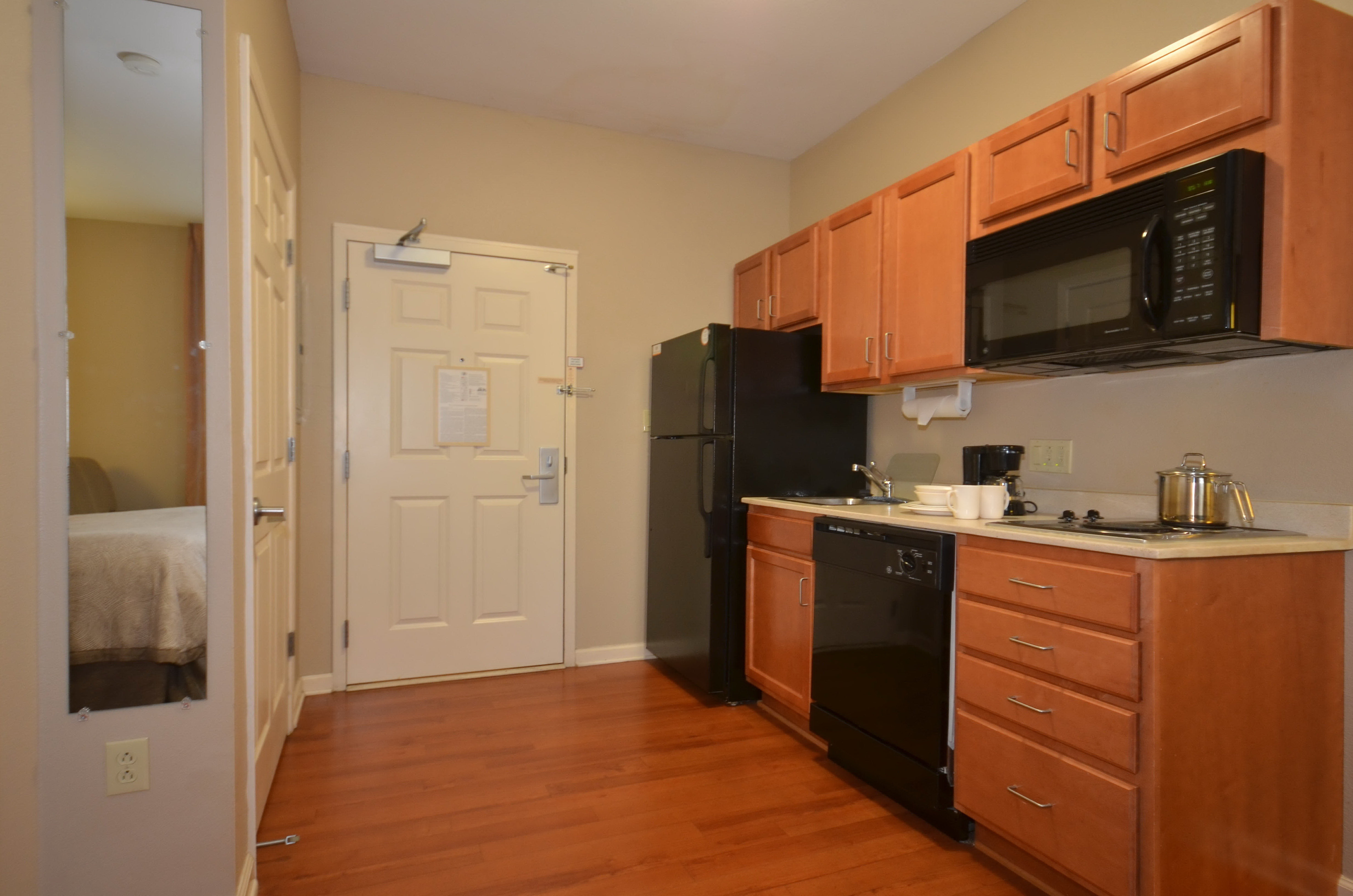 CANDLEWOOD SUITES CLARKSVILLE BY IH-guestroom-Guest Room.jpg