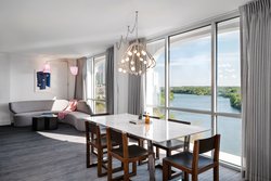  - Line Hotel Downtown Austin - I-35, Exit 234A