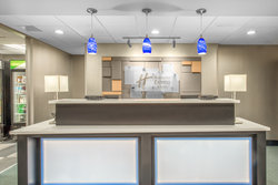  - Holiday Inn Express & Suites Shawnee - I-435, Exit 5