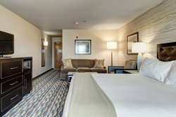  - Holiday Inn Express & Suites Warwick