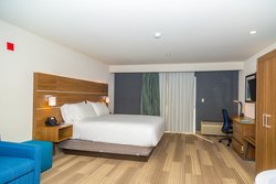  - Holiday Inn Express Airport at Old Town San Diego - I-5, Exit 19