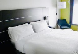  - Holiday Inn Express & Suites Hood River