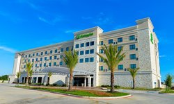  - Holiday Inn Northeast Bush Airport Area Humble